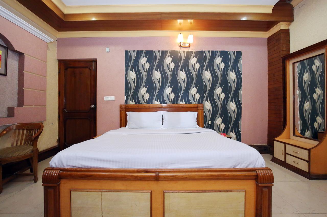 Capital O 10990 Hotel Gobind Regency Zirakpur ภายนอก รูปภาพ