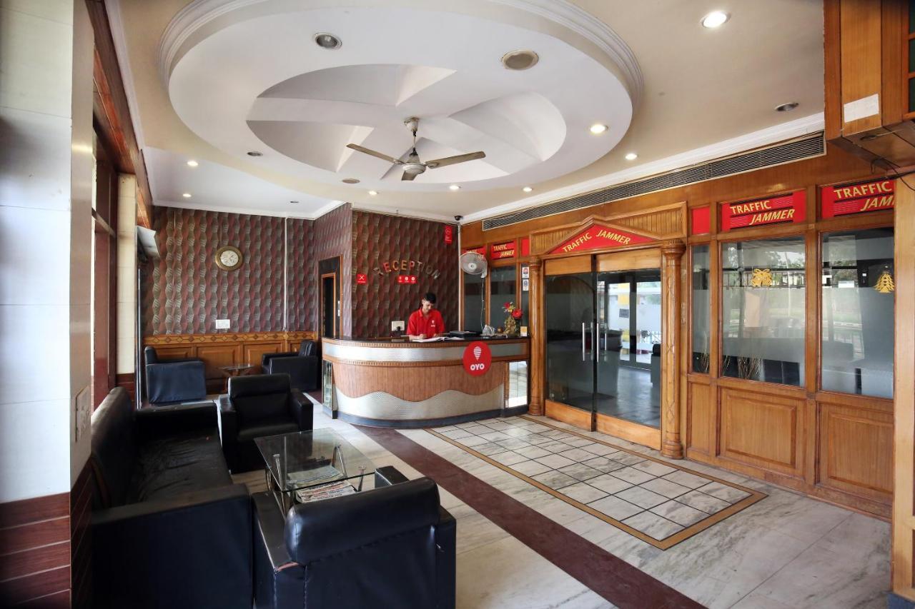 Capital O 10990 Hotel Gobind Regency Zirakpur ภายนอก รูปภาพ